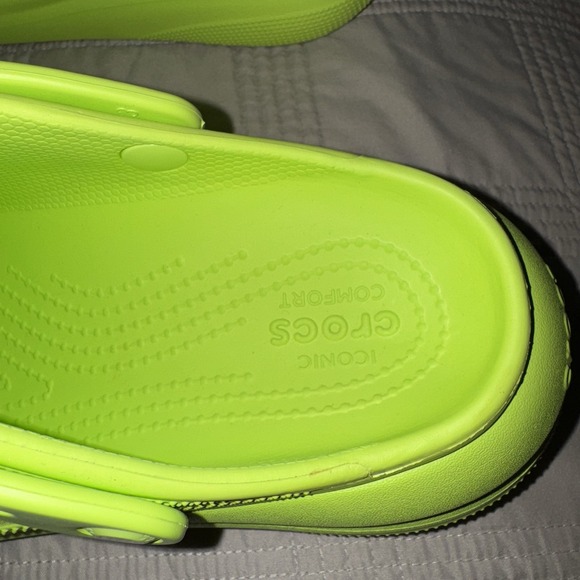 Crocs Crush Platform Clogs in Lime Green Women size 9, Men - 7 - Picture 4 of 9